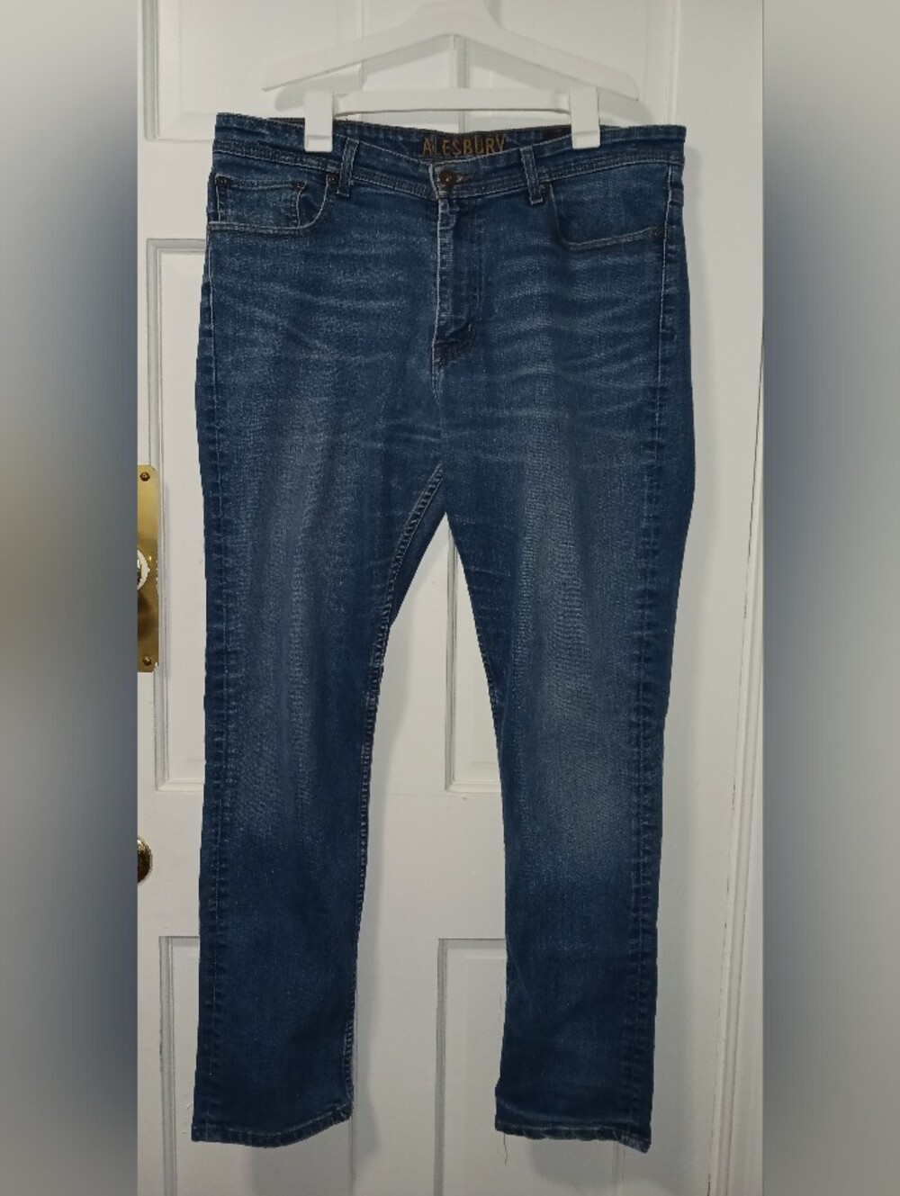 ALESBURY Mens Slim Mid Rise  Medium Wash Blue Denim Jeans  Size 36 X 34